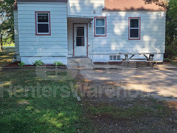 4th image of 2814 County Road 74 St