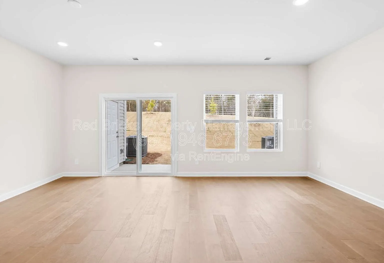 3 bed, 2.5 bath, 1601 sqft, $1,995 — Photo 4