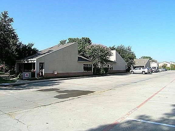 4th image of 1158 Country Club Ln