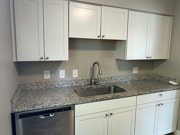 4th image of 3508 Linwood Ave #3