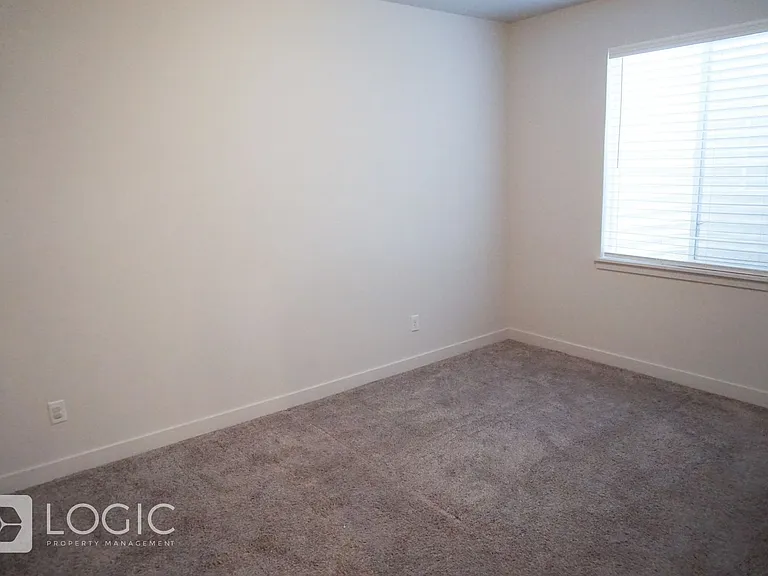 15297 S Revolutionary Way #DOWNSTAIRS — Photo 11