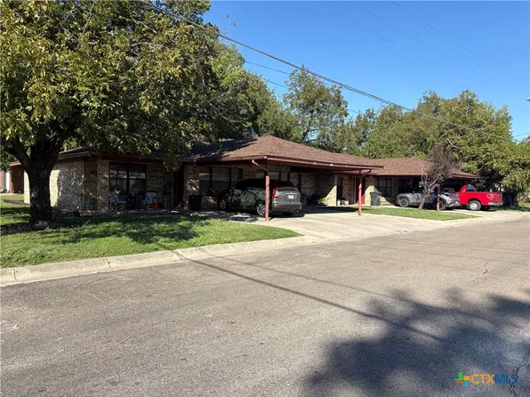 306 S Walnut St, Lampasas, TX 76550