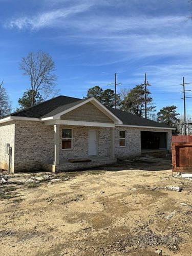 1st image of 199 Fuller Rd