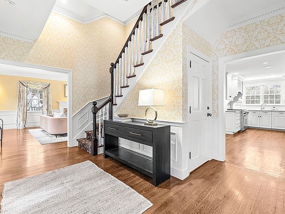 2nd image of 65 Woodcliff Rd