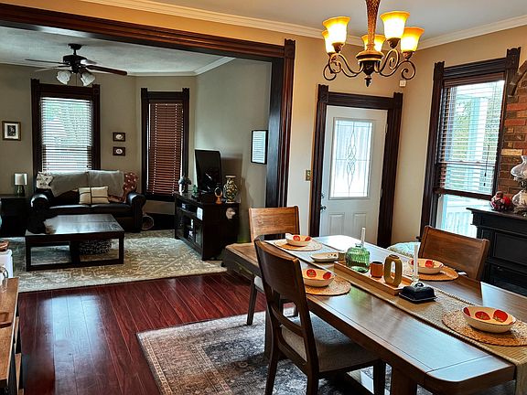 3rd image of 806 Vine St #806