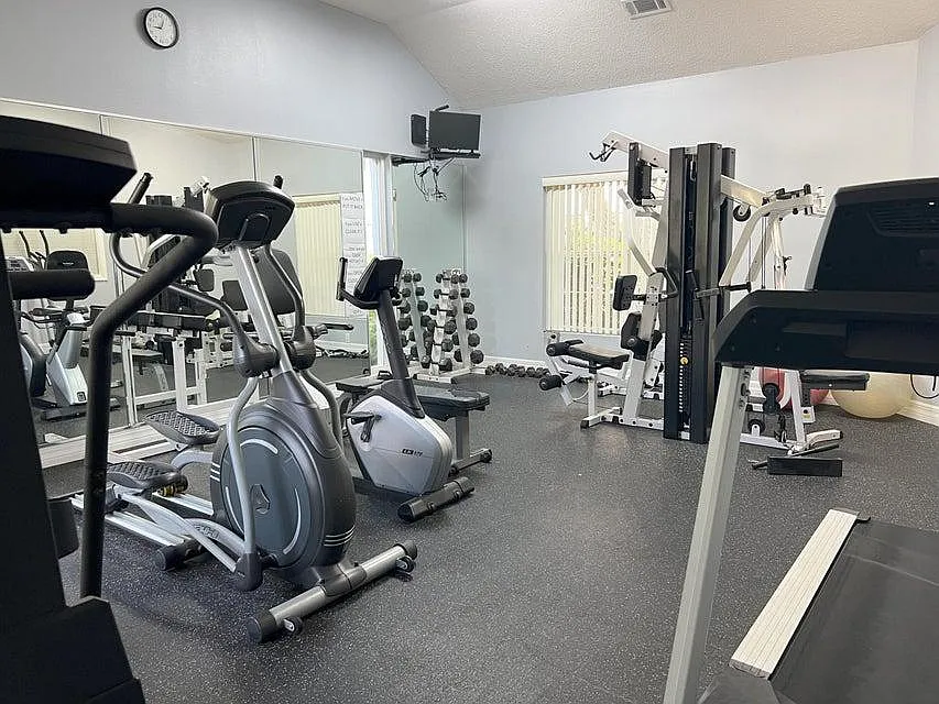 2 bed, 966 sqft, $1,800 — Photo 3