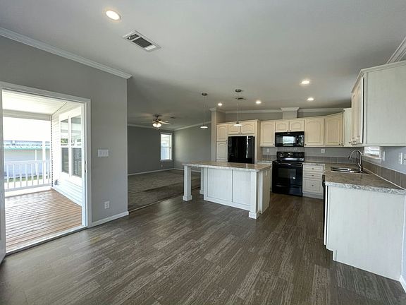 3rd image of 122 Cypress Way Site #2121