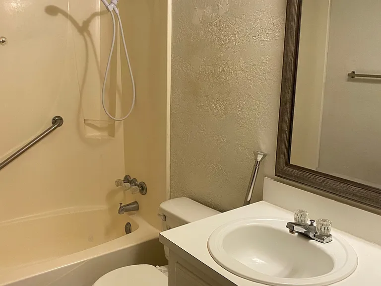 3013 Gwendolyn Ln — Photo 11