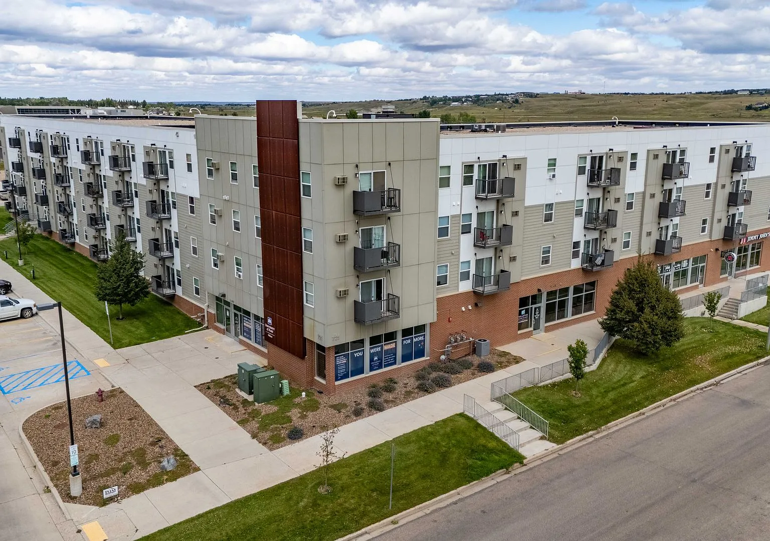 Badlands Apartments I — Photo 1