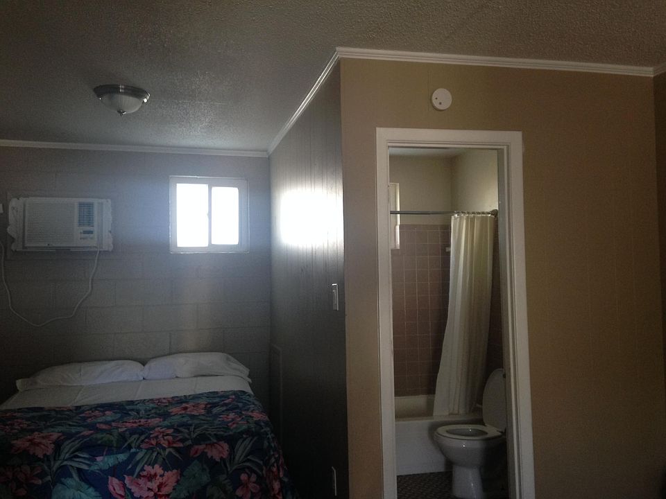 2nd image of 704 York St