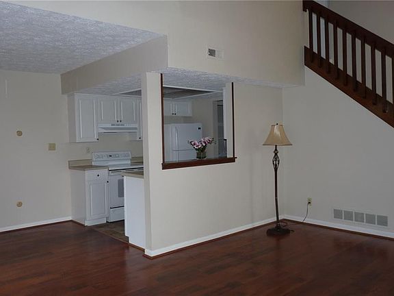 4th image of 2562 Chaseway Ct
