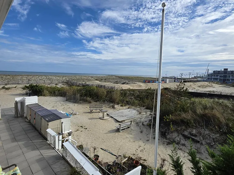 42 Dune Ter — Photo 11