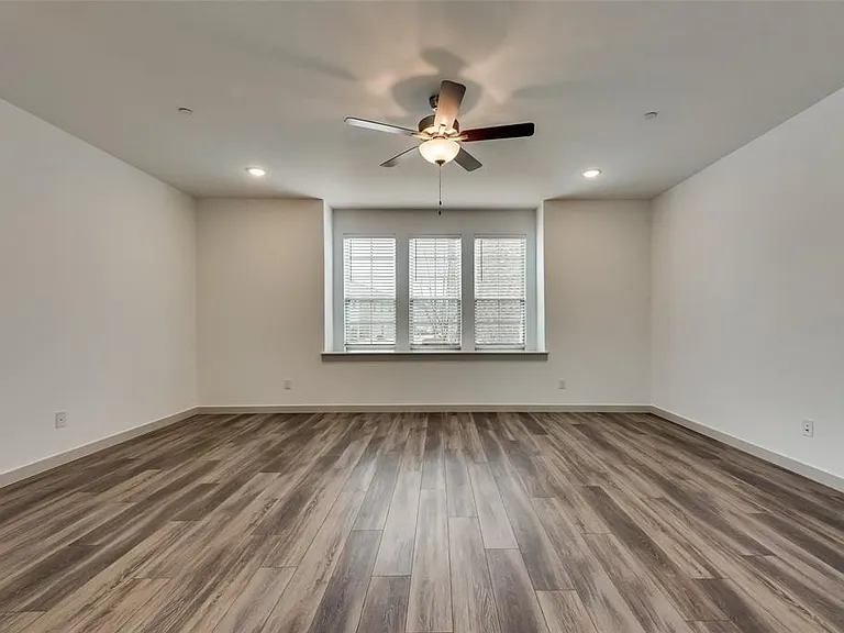 539 Cobblestone Ln — Photo 5