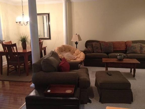 4th image of 1613 Camfield Ln