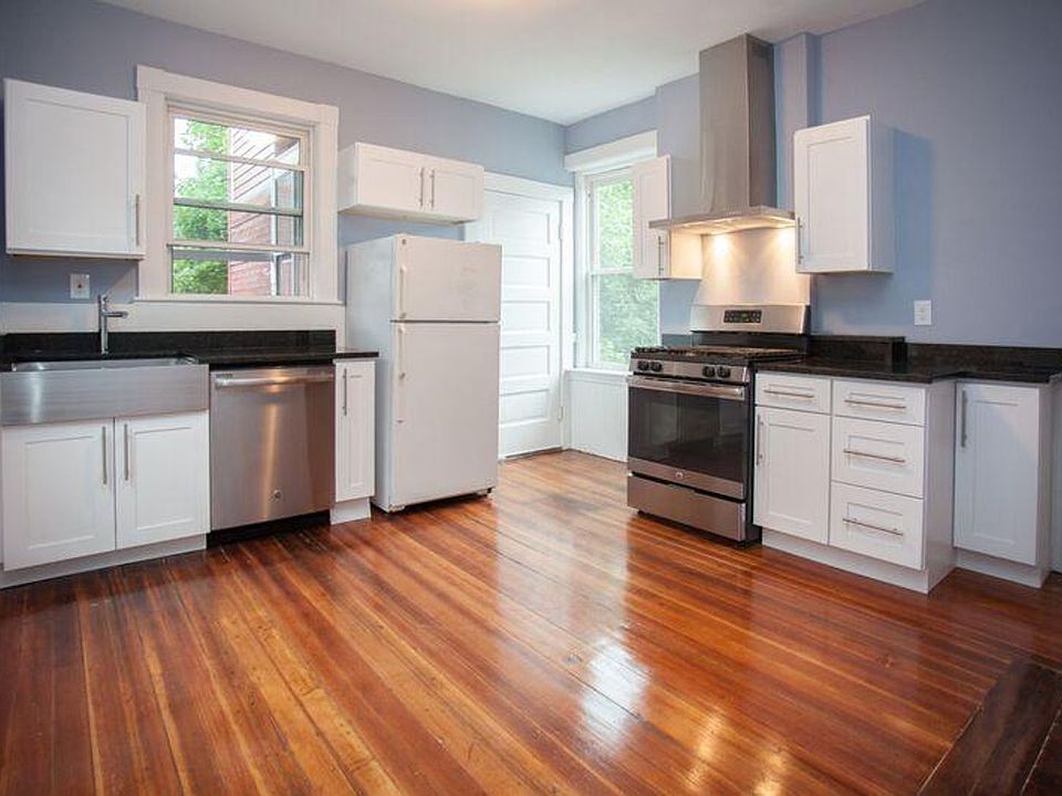 1st image of 200 Harvard St #2