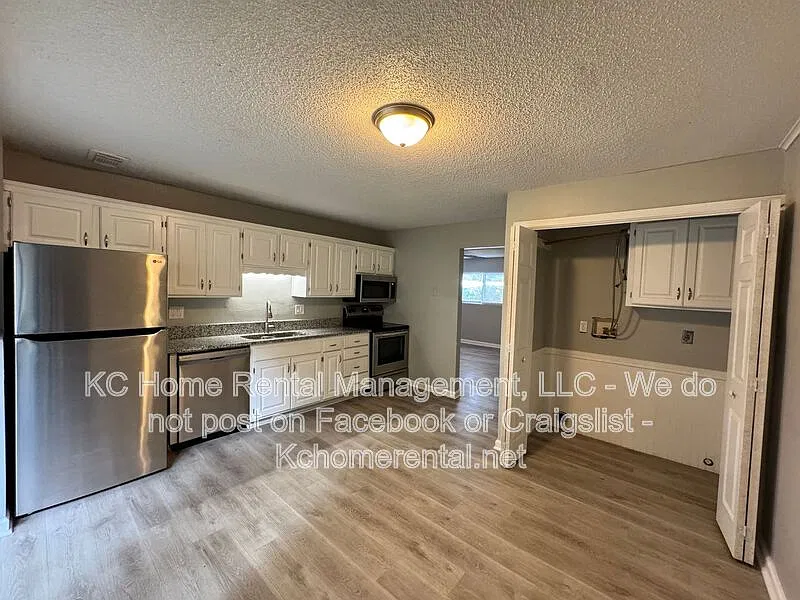 2 bed, 1.0 bath, $1,450 — Photo 4