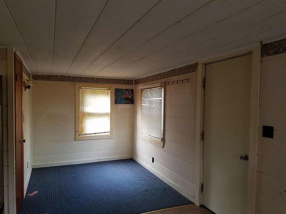 301 Ferris St, Houghton Lake Heights, MI 48630 Zillow