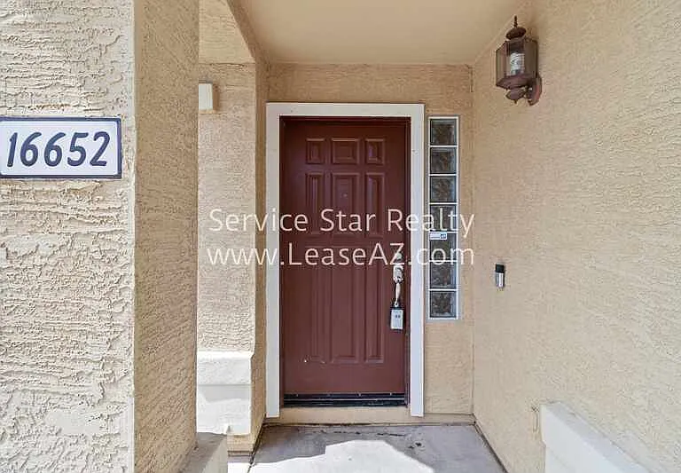 16652 W Latham St — Photo 5