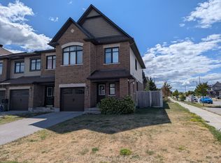 464 Brettonwood Rdg, Ottawa, ON K2T 0K7