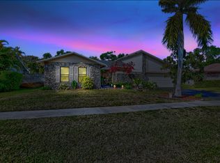 20888 Sugarloaf Ln, Boca Raton, FL 33428