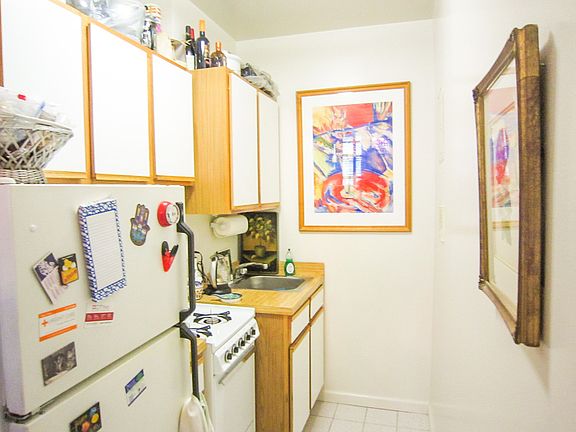 5th image of 31 W 88th St APT 3B