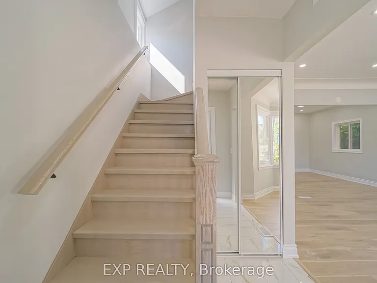 1509 Main St E #UPSTAIRS — Photo 14