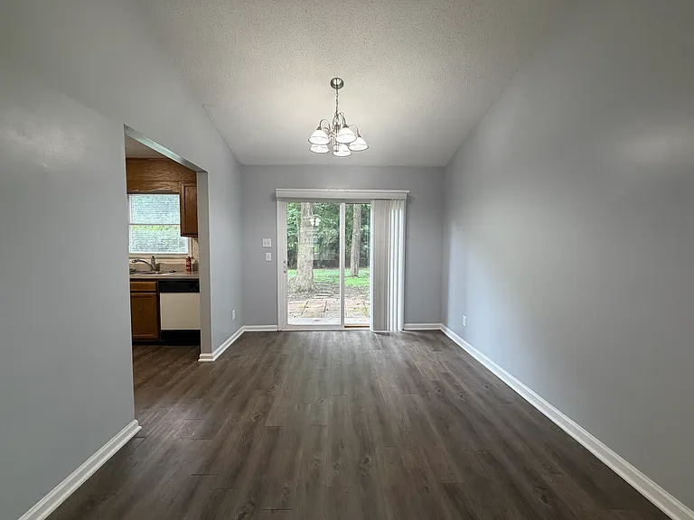 4607 Beechcroft Dr — Photo 4