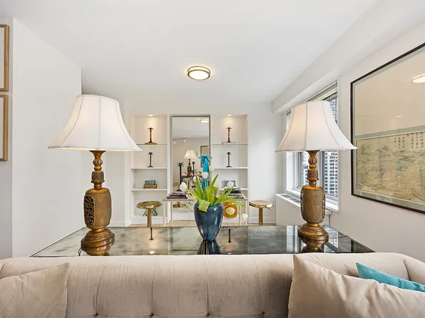 137 East 36th Street 11B image 2 of 21