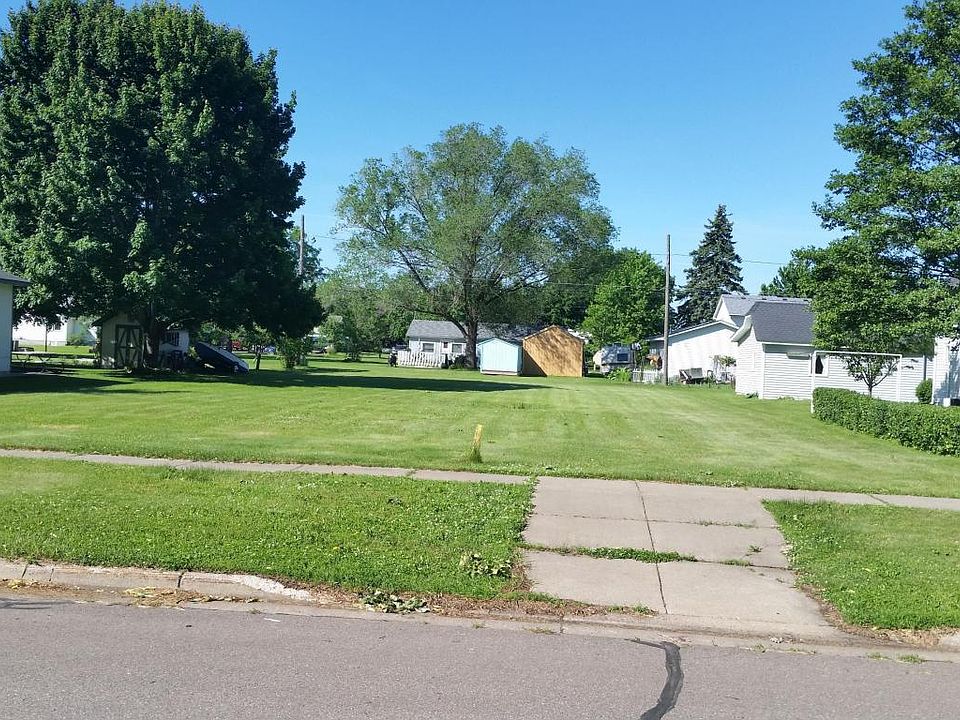 1st image of 612 N 6th St