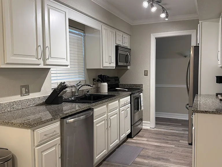 3350 S Osprey Ave #103A — Photo 3