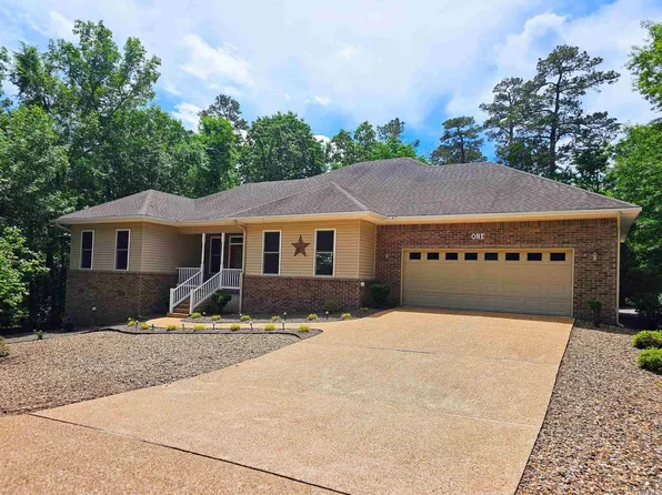 1 Versalles Ln, Hot Springs Village, AR 71909