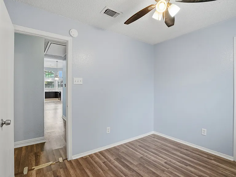 2540 Winter Oak St — Photo 11