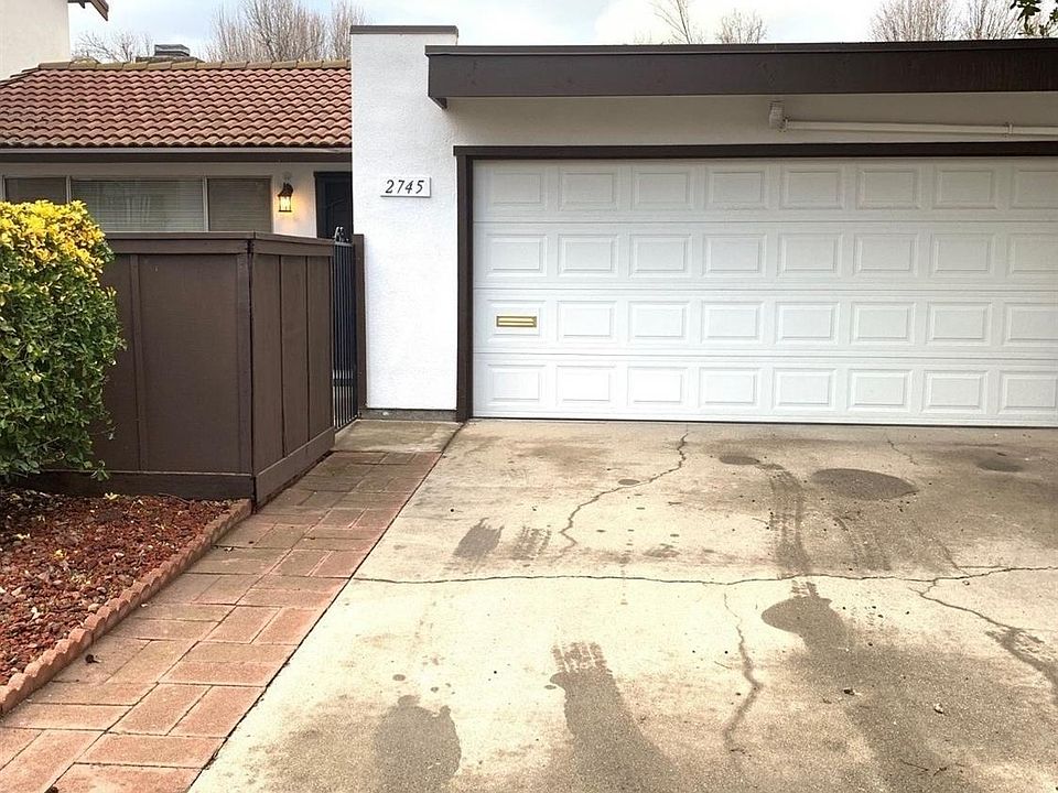 2nd image of 2745 Barcelona Dr