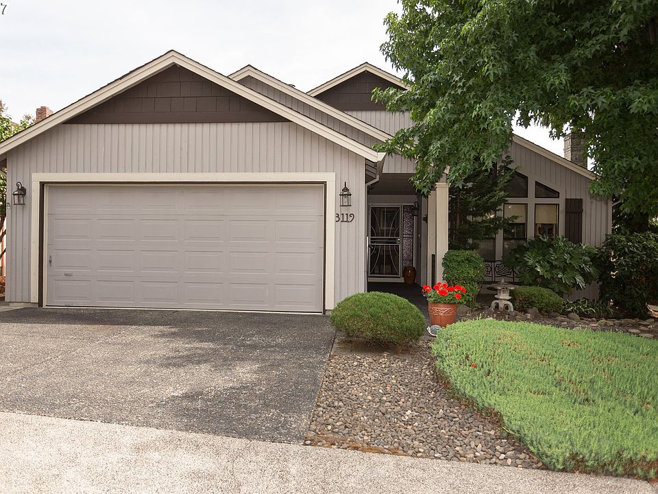 1st image of 3119 SE 152nd Ave