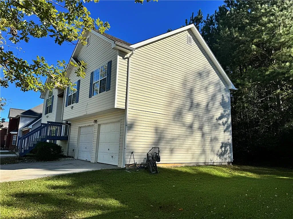 4 bed, 3.0 bath, 2150 sqft, $2,000 — Photo 3