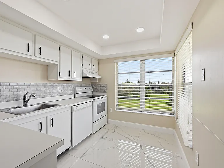 4158 Inverrary Dr #511 — Photo 5