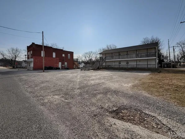 101-105 S 5th St, Dupo, IL 62239