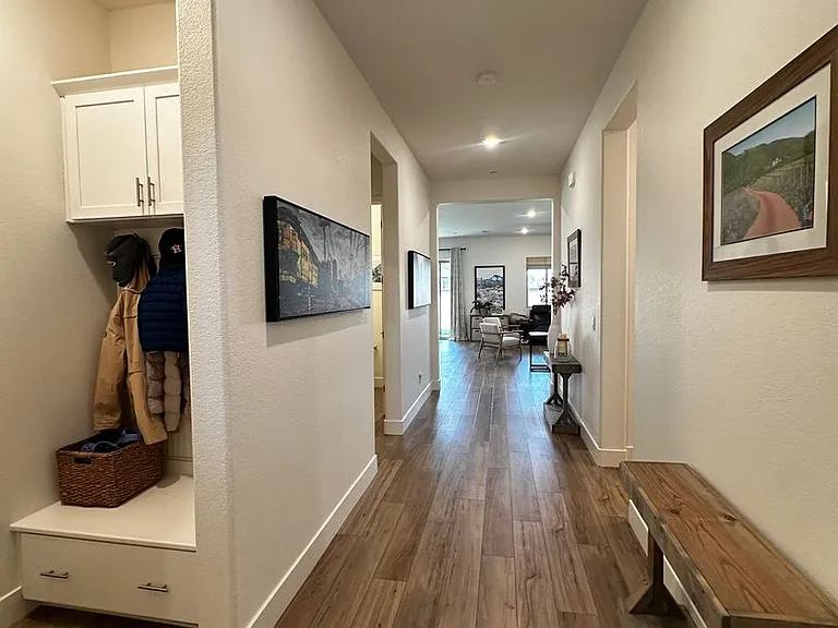 2305 Banks Dr — Photo 15