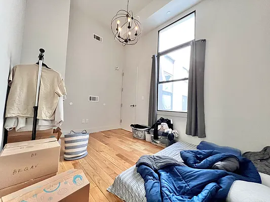 Rented by ERNY LLC | media 8