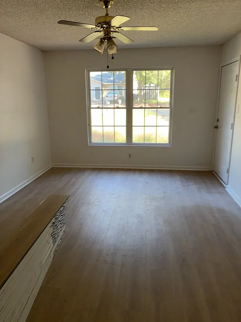 2 bed, 1.0 bath, $900 — Photo 4