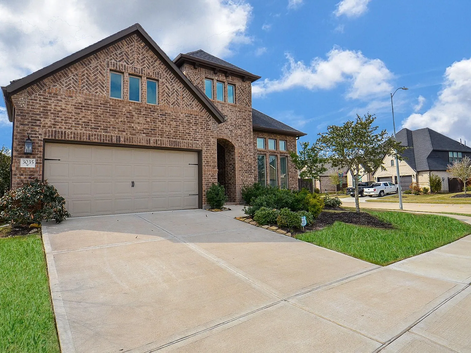 5 bed, 3.0 bath, 3193 sqft, $3,500 — Photo 3