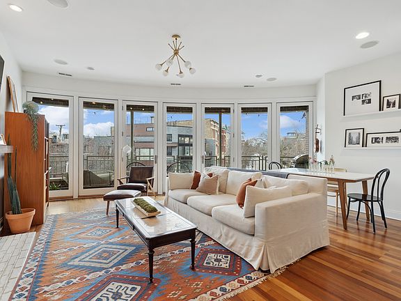 5th image of 1318 N Wolcott Ave #2