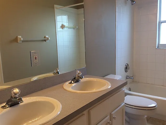636 Darkwood Ave — Photo 13