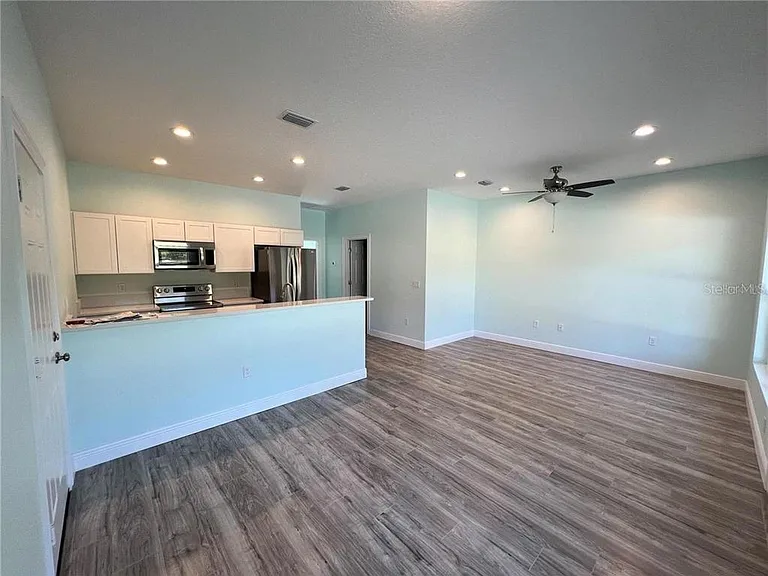 1418 N Orange St — Photo 5