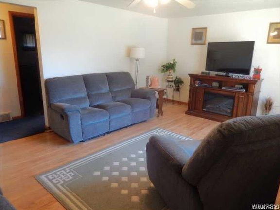 4th image of 48 Parkview Ter