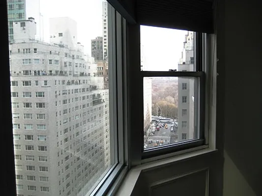 Rented by Luxus Manhattan Realty | media 30