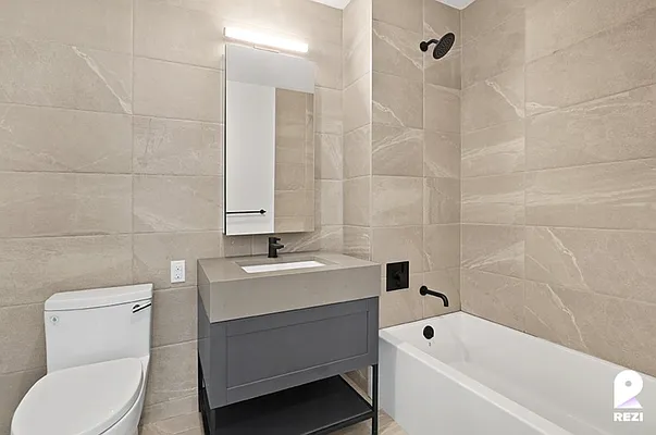 Rented by REZI | media 40