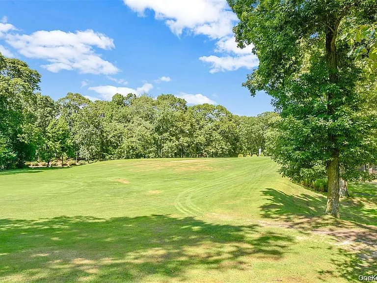855 Skyline Dr — Photo 32
