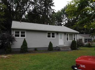 8 Charlton Rd, Schenectady, NY 12302