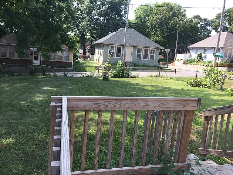 409 Norwood Ave — Photo 6